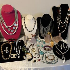 Lot of vintage Elegant Multi-Color Beaded Necklace Set